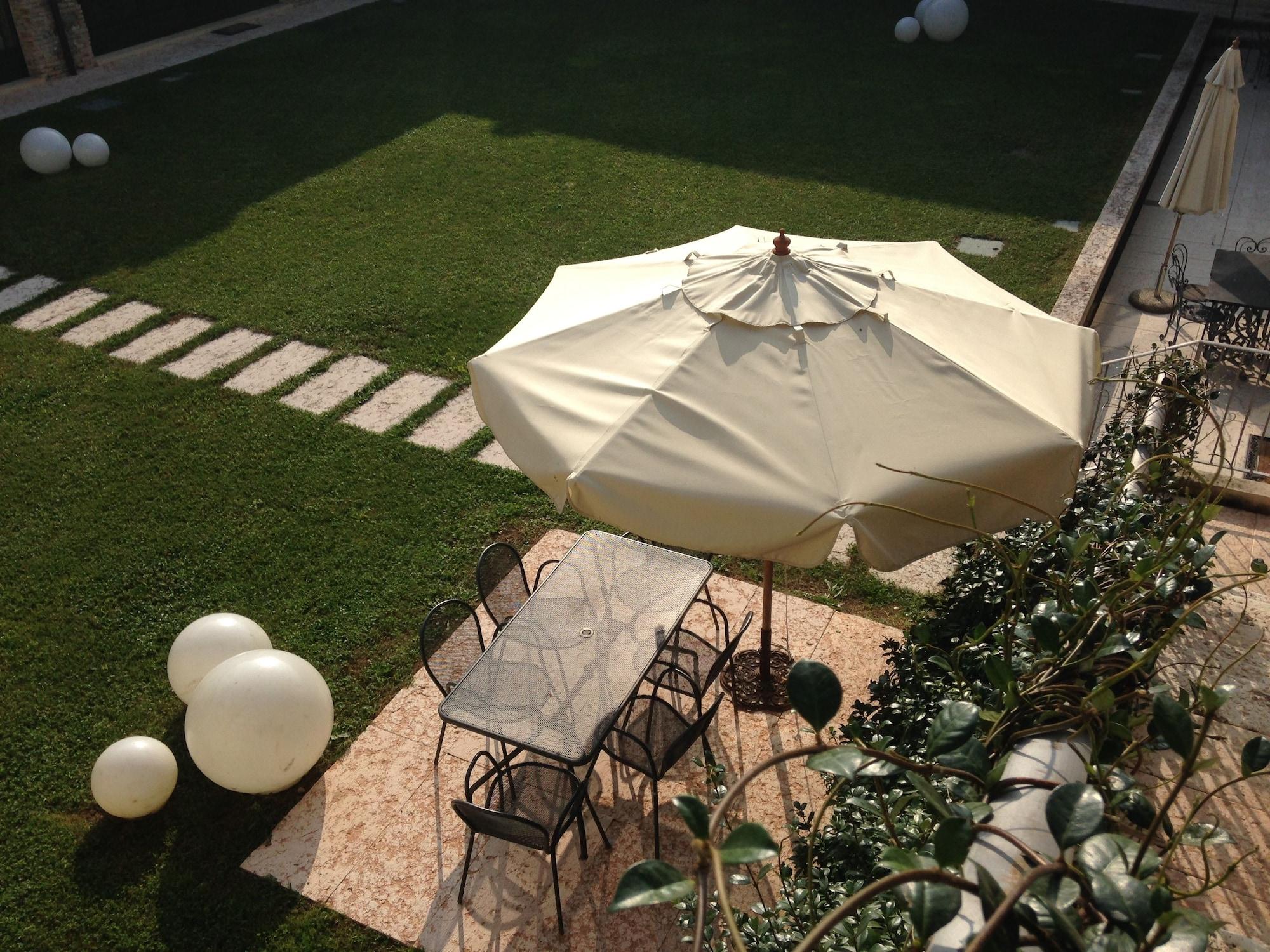 פסקיארה דל גארדה Relais Corte Paradiso מראה חיצוני תמונה